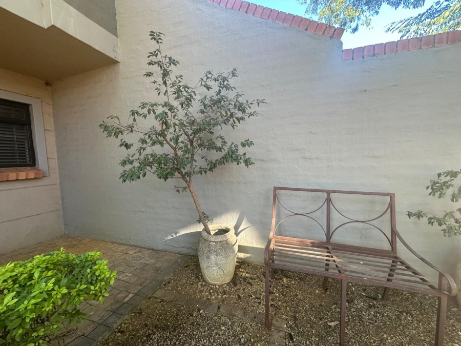 2 Bedroom Property for Sale in Waterval East North West